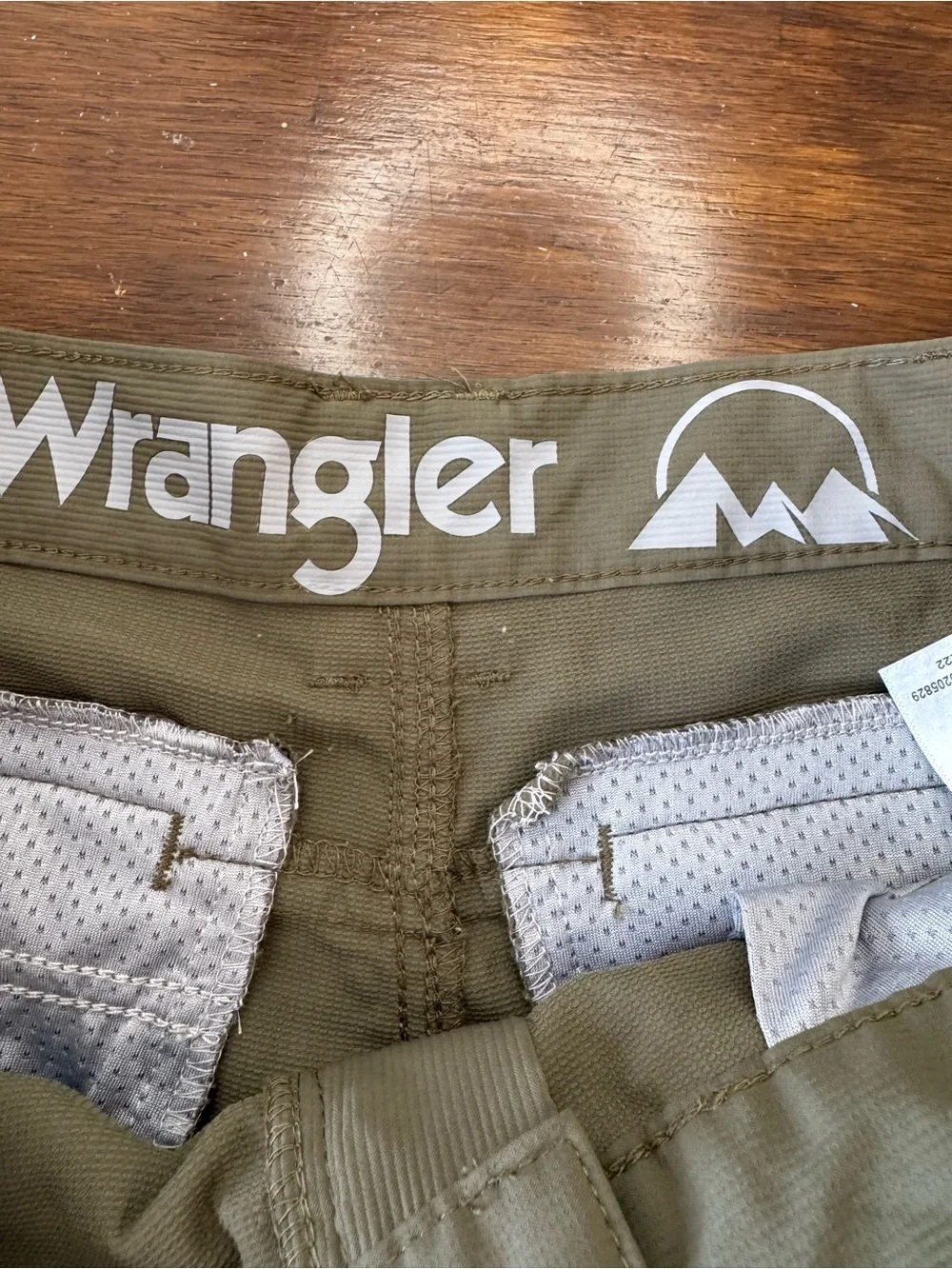 Wrangler Authentics Performance Comfort Flex Waist Cargo Shorts size 32 Hiking